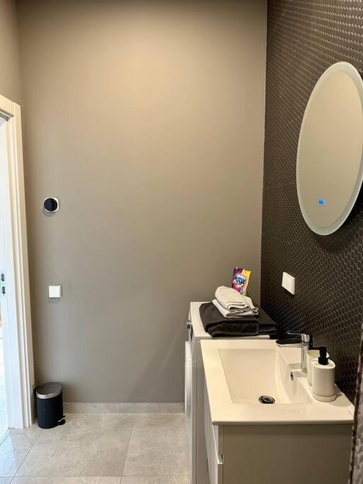 Modern Central Apartment Riga Retreat Dış mekan fotoğraf
